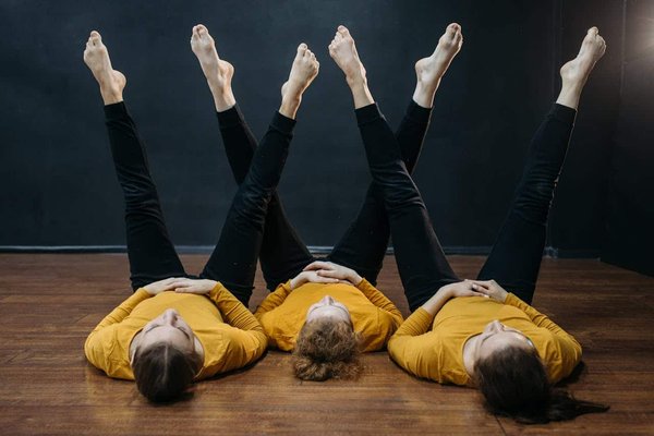 Quels sont les exercices de coordination spécifiques pour les passes complexes en basket ?